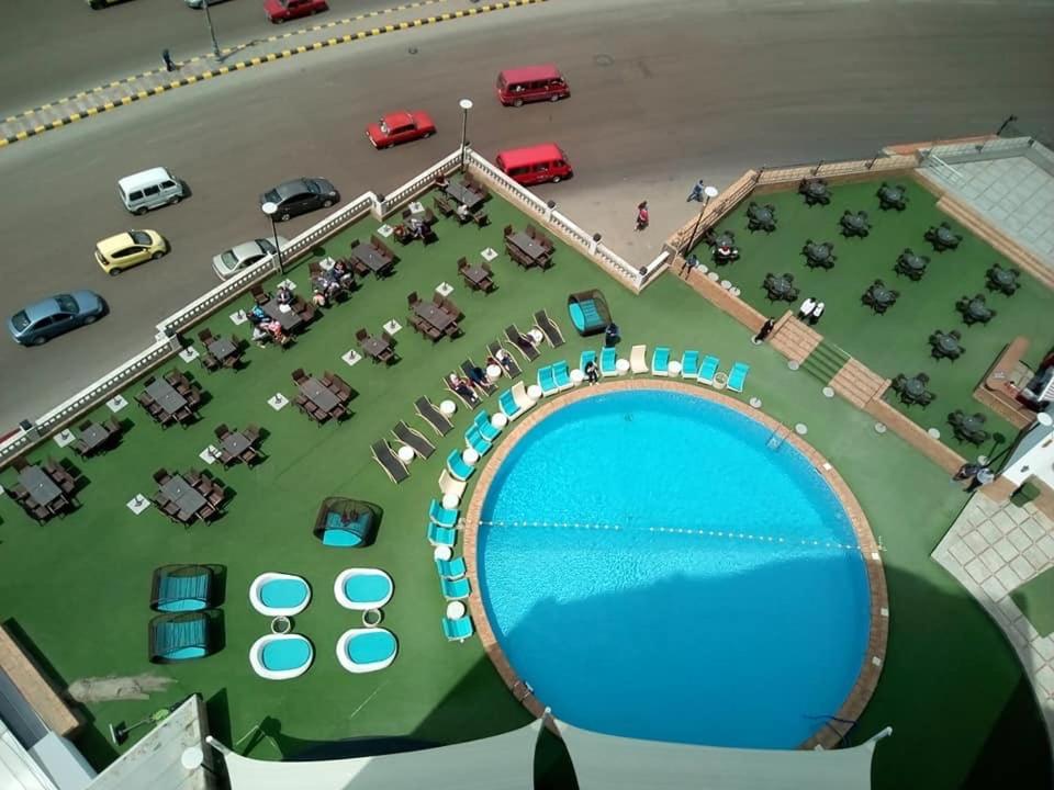Fleet Club Mahrousa Alexandria Exteriör bild The pool at the hotel