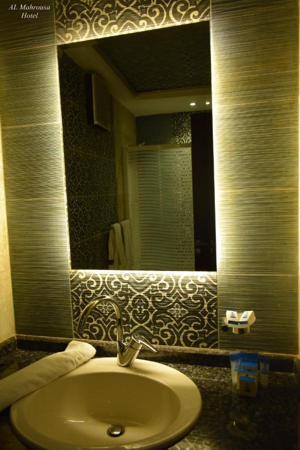 Fleet Club Mahrousa Alexandria Exteriör bild Bathroom in the hotel