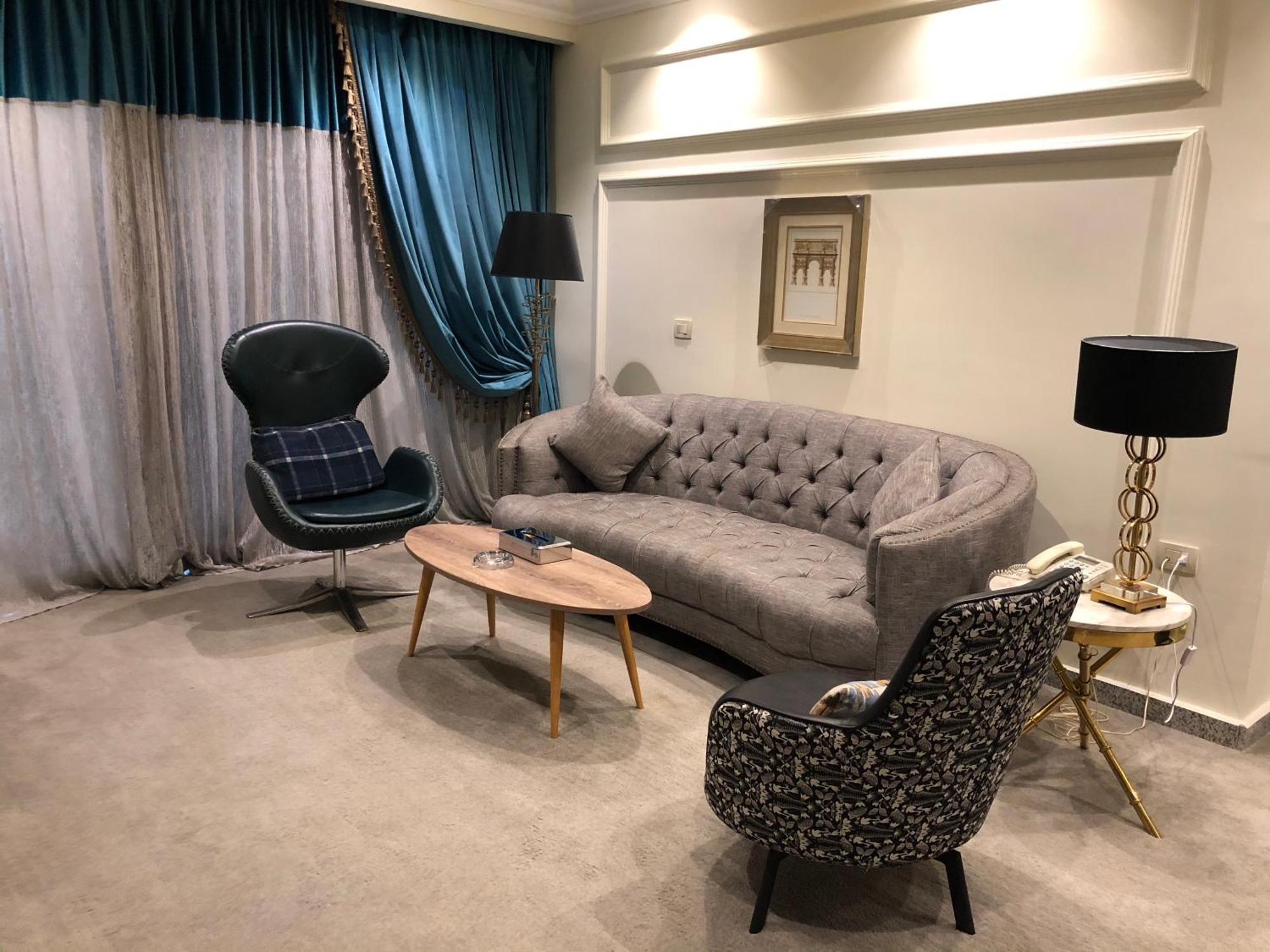 Fleet Club Mahrousa Alexandria Exteriör bild A suite at the hotel